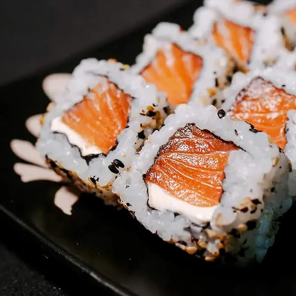Uramaki Salmão Maçaricado